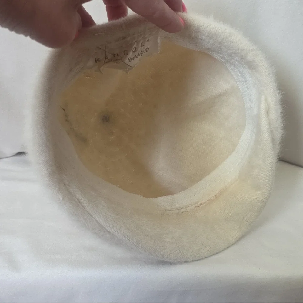 Vintage Y2K Kangol Ivory Faux Fur Newsboy Cap Solid Button Accent